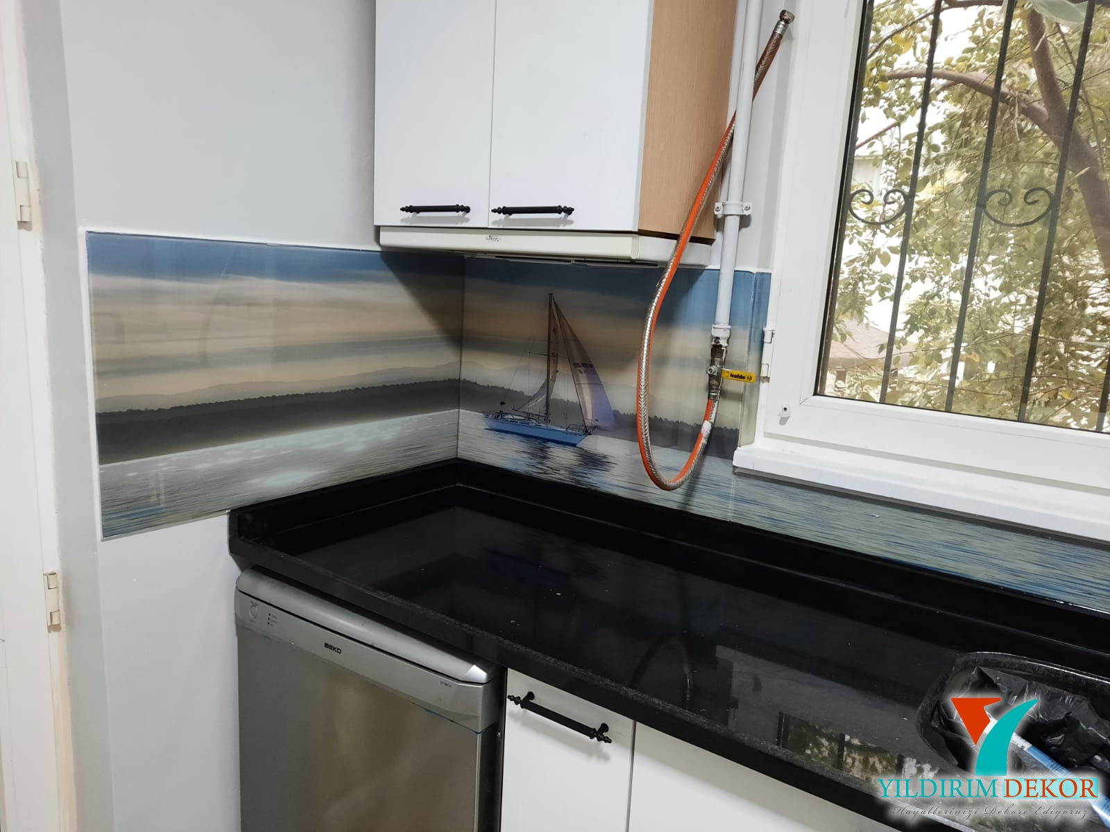 Mutfak tezgah arasý cam panel sistemleri Çekmeköy
